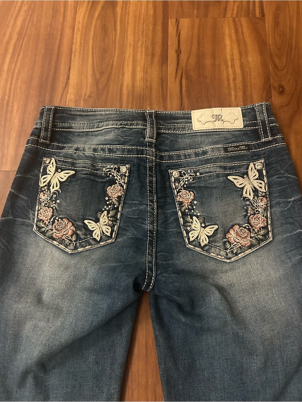 🦋Miss Me Floral Butterfly Chloe Boot cut bejeweled rhinestone jeans 29/34 M3332B